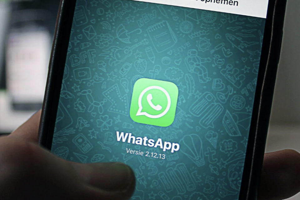 WhatsApp mengumumkan fitur terbaru yang bisa menyematkan pesan atau pin chat. 
