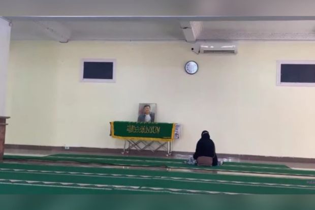 Eeng Saptahadi meninggal dunia