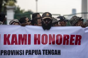 Aksi pegawai honorer Nabire Papua Tengah