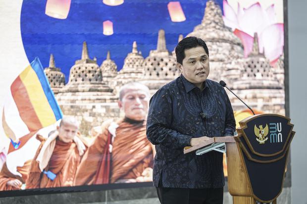 Menteri BUMN Erick Thohir menyampaikan kata sambutan pada media briefing Festival Purnama di Kementerian BUMN, Jakarta, Kamis (25/5/2023). Festival Purnama yang akan diselenggarakan pada 30 MeiÐ4 Juni 2023 di kompleks Candi Borobudur tersebut merupakan ra