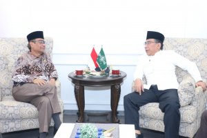 Menko Polhukam Mahfud MD bertemu dengan Ketua Umum PBNU Yahya Cholil Staquf di Gedung PBNU, Jakarta. Foto: Suwitno /NU Online/LTN PBNU.