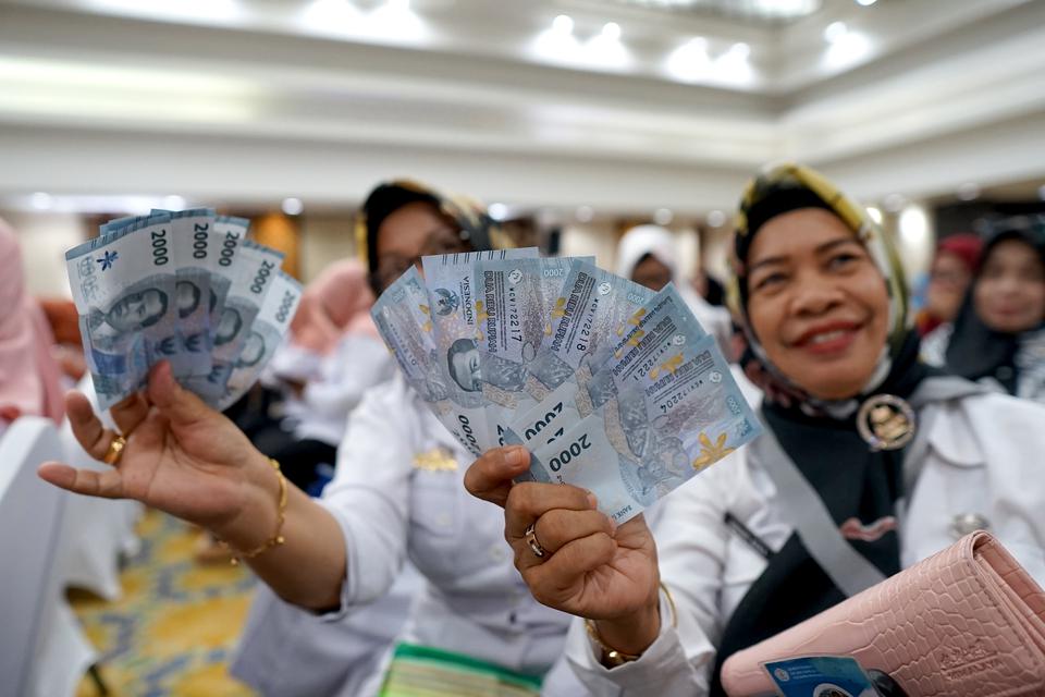 Bank Indonesia (BI) mencatat uang beredar di Indonesia mencapai Rp 8.505,4 triliun, atau hanya tumbuh 3,4% yoy pada Oktober 2023. 