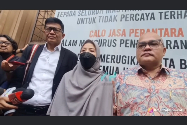 Natasha Rizky Ditemani Kuasa Hukum di PA Jakarta Selatan
