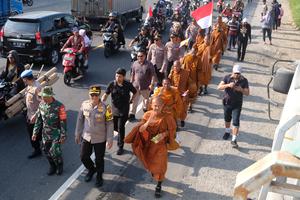 Biksu Thailand tiba di Magelang