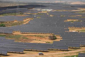 Pembangkit listrik tenaga surya di Mongolia Dalam