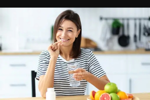 Ilustrasi Konsumsi Vitamin