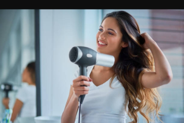 Ilustrasi Penggunaan Hair Dryer