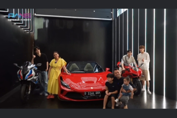 NCT Dojaejung saat di Garasi Raffi Ahmad