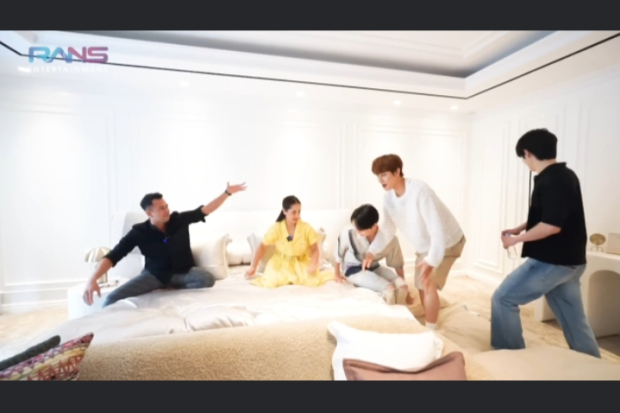 NCT Dojaejung saat di Kamar Raffi Ahmad