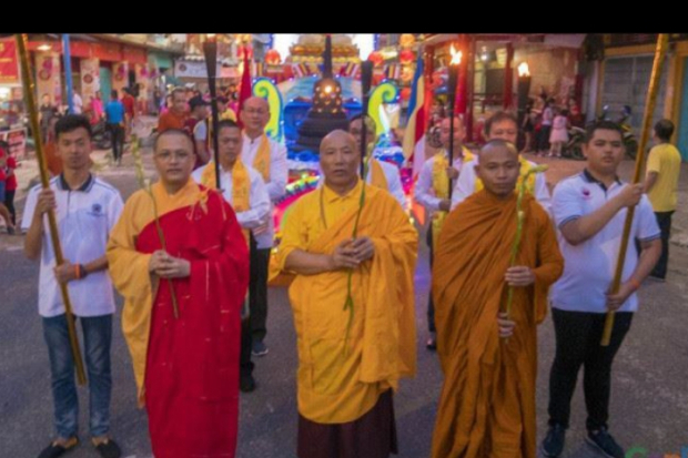 Pawai Waisak di Pekanbaru