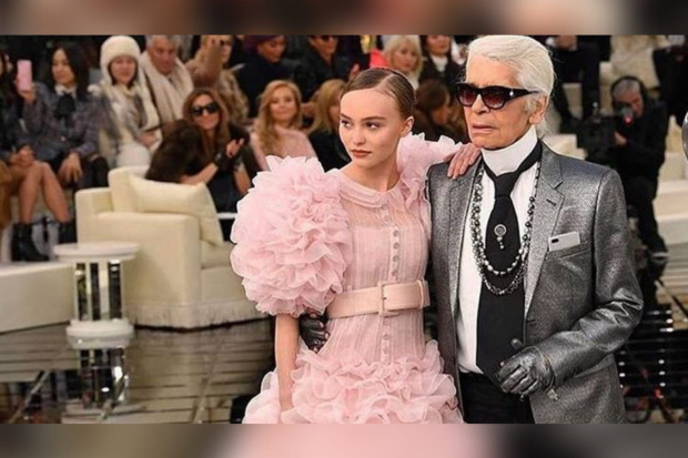 Lily-Rose Depp dan Karl Lagerfeld