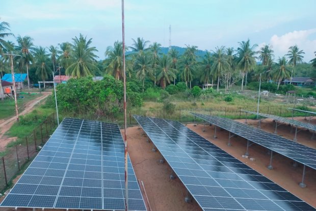 PLTS berkapasitas 371 kilowatt peak (kWP) di daerah Temajuk, Kabupaten Sambas, Kalimantan Barat.