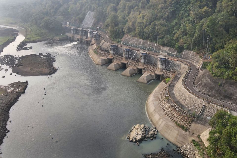 Ilustrasi pembangkit energi terbarukan. 