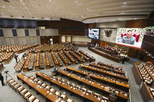 Rapat Paripurna DPR sahkan anggota BPK terpilih