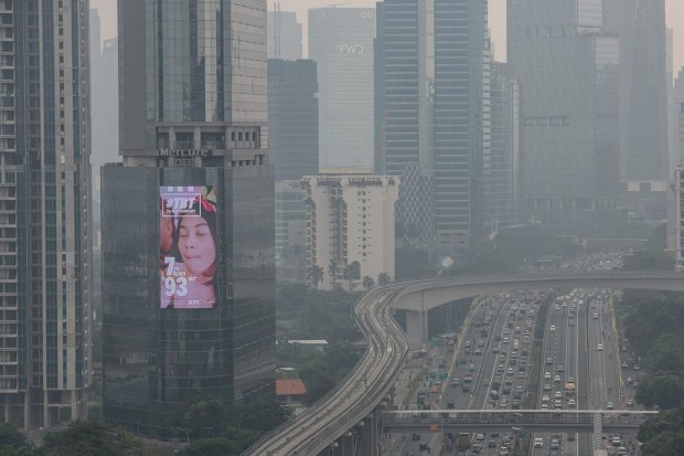 Kualitas Udara Bandung dan Tangerang Selatan Tidak Sehat, Terburuk di RI