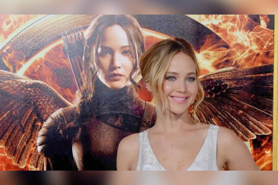 It uslubidagi porno fotosuratda turgan etuk ayollar