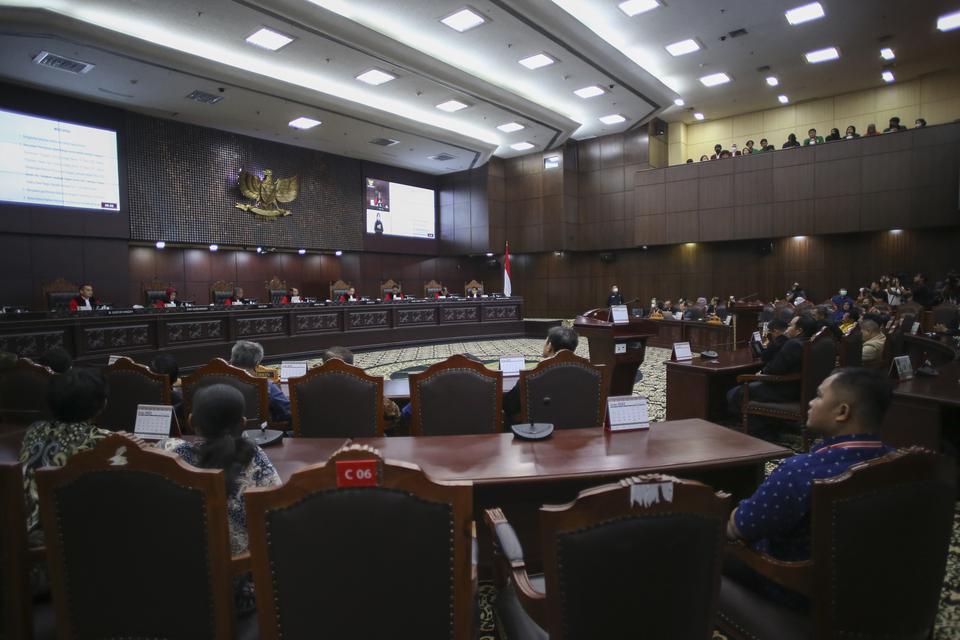 Suasana sidang putusan permohonan uji materi pasal dalam UU Nomor 7 tahun 2017 tentang Pemilu di Gedung Mahkamah Konstitusi (MK), Jakarta, Kamis (15/6/2023). Mahkamah Konstitusi (MK) menolak permohonan uji materi pasal dalam UU Nomor 7 tahun 2017 tentang 