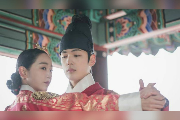 Shin Hye Sun dan Kim Jung Hyun di drama Mr Queen