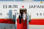 Kaisar Naruhito dan Permaisuri Masako saat tiba di Bandara Soekarno-Hatta, Banten, Sabtu (17/6). Foto: Kementerian PUPR.