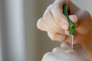 6 Cara Mengobati Bintik Merah Pada Kulit Disertai Gatal dengan Obat Alami