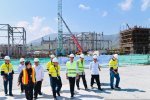 Presiden Joko Widodo saat meninjau Smelter Amman di Sumbawa, NTB, Selasa (20/6). Foto: Antara.