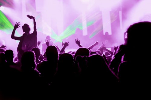 Ilustrasi telaah konser musik