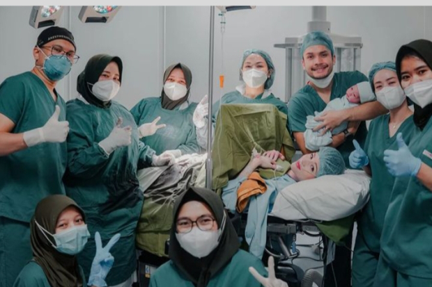 Momen Kelahiran Anak Kedua Randy Pangalila