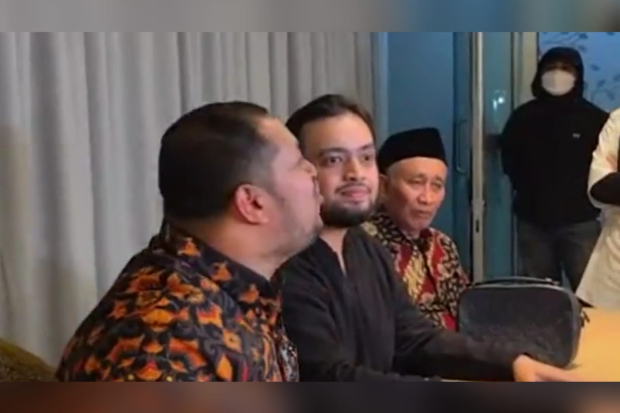 Suami Tasyi Athasyia