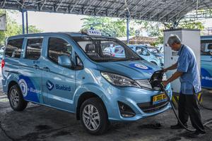 Target penambahan mobil listrik Bluebird
