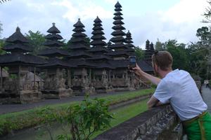 Perkembangan Pariwisata Provinsi Bali