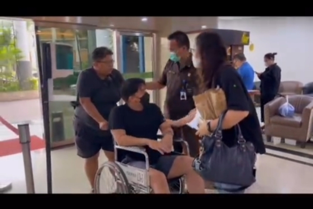 Billy Syahputra Periksa ke RS