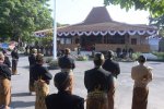 Ilustrasi, pegawai negeri sipil (PNS) Kabupaten Boyolali mengikuti upacara menggunakan pakaian tradisional Jawa Tengah, Jangkep.