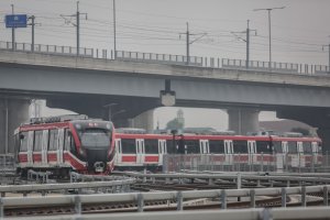 Uji Coba Rangkaian Kereta LRT Jabodebek