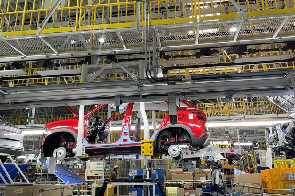 Proses produksi kendaraan Hyundai di pabrik Cikarang, Bekasi, Selasa (11/7/2023).