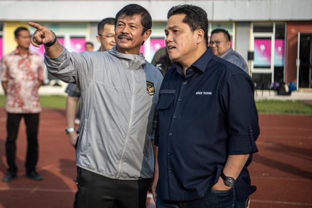 Ditengarai, kedekatan dan pujian dari Presiden Jokowi kepada Erick Thohir menjadi dua faktor yang membuat elektabilitas ketum PSSI ini meningkat. 