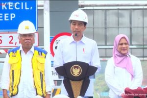 Presiden Joko Widodo saat meresmikan tol Bengkulu-Taba Penanjung di Kota Bengkulu, Kamis (20/7). Foto: Youtube/Sekretariat Presiden.