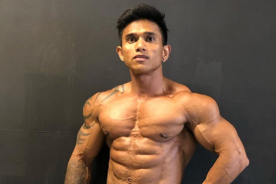 Binaragawan Justyn Vicky, 33, meninggal dunia akibat gagal mengangkat beban seberat 210 kilogram di pusat kebugaran The Paradise Gym, Denpasar, Bali.