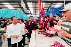 Presiden Jokowi Mengunjungi Pasar Bululawang Malang