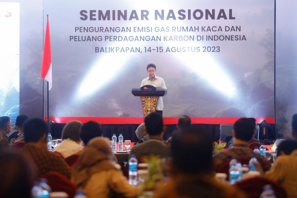 Otoritas Jasa Keuangan (OJK) menggelar seminar nasional bertema “Pengurangan Emisi Gas Rumah Kaca dan Peluang Perdagangan Bursa Karbon di Indonesia” di Balikpapan, Senin (14/8/2023).