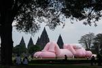 Pameran Kaws:Holiday Indonesia di Candi Prambanan