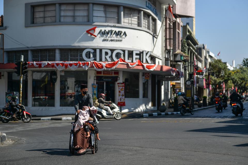 Kota Bandung, Jawa Barat menjadi kota dengan kualitas udara terbaik di Indonesia, pada Senin (16/12) pagi. 