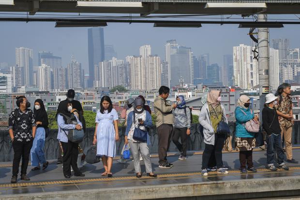 Pemakaian masker antisipasi dampak polusi udara Jakarta