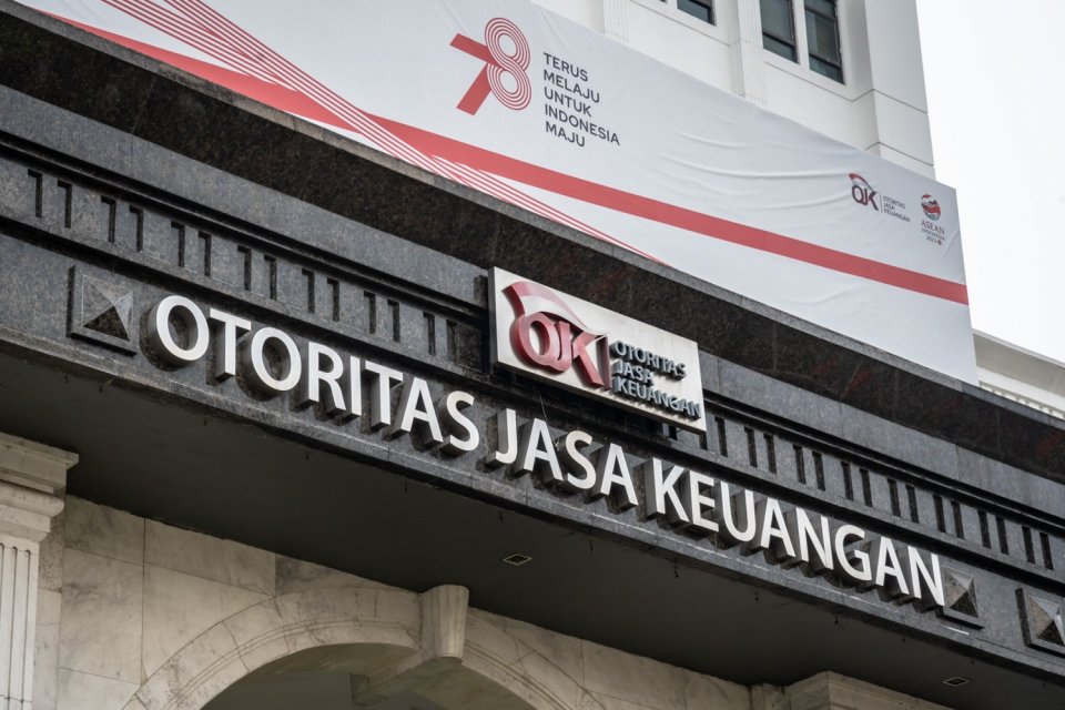 Otoritas Jasa Keuangan (OJK) mencabut izin usaha PT Sarana Majukan Ekonomi Finance Indonesia (PT SMEFI).