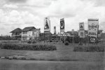 Ilustrasi, lambang partai politik yang peserta Pemilu 1955 terpasang di bundaran Kebayoran Baru.