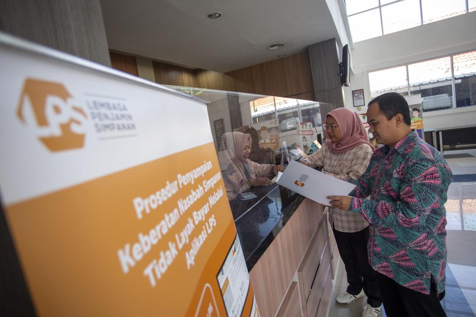 Lembaga Penjamin Simpanan (LPS) akan memroses pembayaran klaim penjaminan simpanan nasabah dan pelaksanaan likuidasi Bank Perekonomian Rakyat (BPR) Persada Guna di Pasuruan, Jawa Timur secara bertahap.