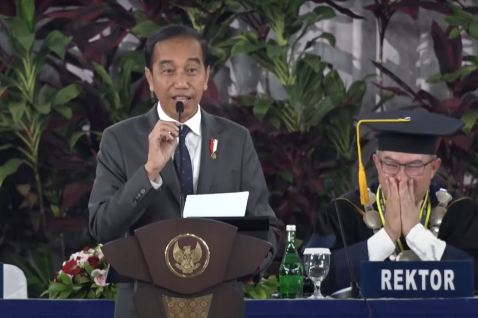 Presiden Jokowi saat memberikan orasi ilmiah pada Dies Natalis ke-60 IPB pada Jumat (15/9/2023).