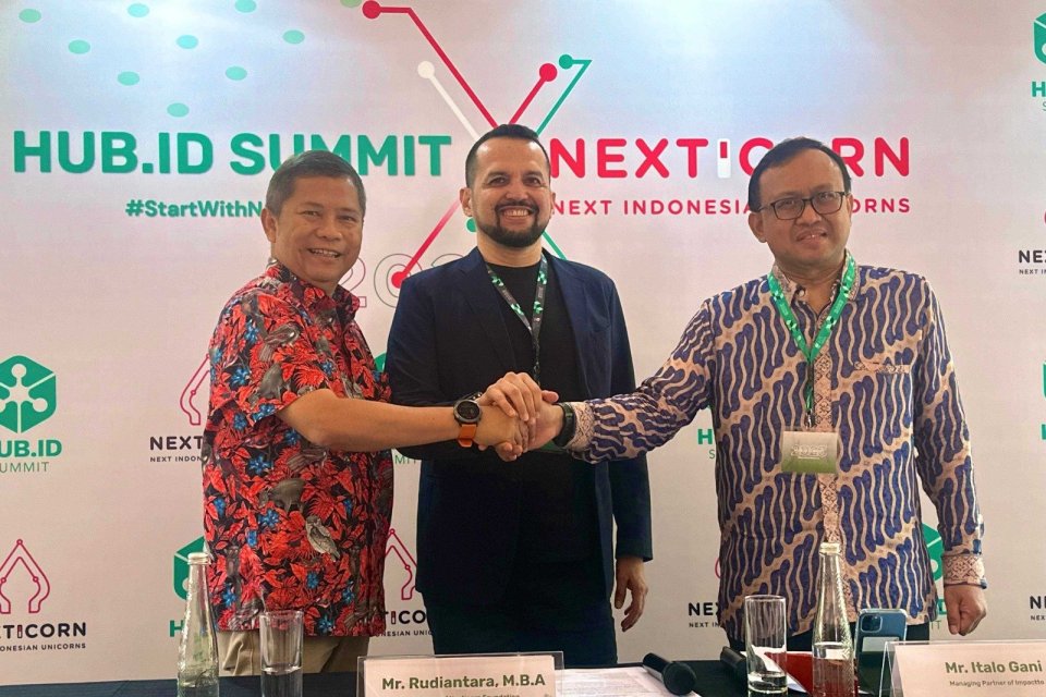 Chairman of the Nexticorn Foundation Rudiantara, Managing Partner of Impactto Italo Gani, dan Direktur Ekonomi Digital Kementerian Komunikasi dan Informatika Republik Indonesia I Nyoman Adhiarna. 