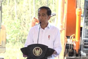 Presiden Joko Widodo saat groundbreaking Hotel Nusantara di IKN, Kalimantan Timur, Kamis (21/9). Foto: Youtube/Sekretariat Presiden.
