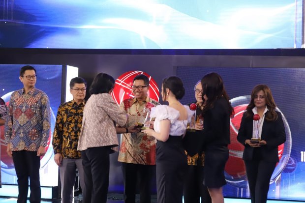 MIND ID menerima penghargaan Program Penambangan Berkelanjutan kategori Sustainability di helatan IDX Channel Anugerah Inovasi Indonesia (ICAII) 2023 yang berlangsung di Main Hall Bursa Efek Indonesia (BEI), Jakarta Selatan, Kamis (21/9).