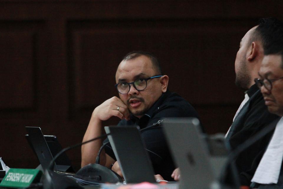 Terdakwa kasus dugaan korupsi penyediaan menara BTS 4G Bakti Kominfo tahun 2020-2022 Anang Achmad Latif di Pengadilan Tipikor, Jakarta, Selasa (26/9/2023). 